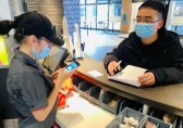 宣傳垃圾分類 細致服務商戶